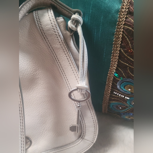 Fossil Marlow Flap Shoulder Bag in Bone - Picture 3 of 14